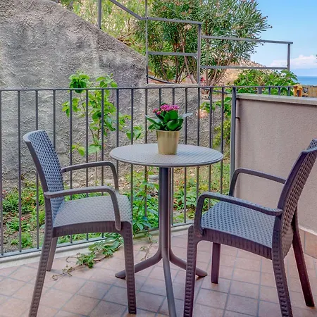 安塔芮丝酒店 酒店 勒托阳尼