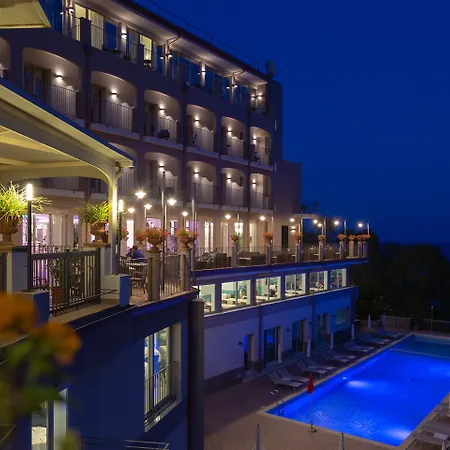 Antares Hotel 4*
