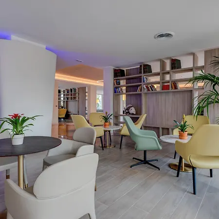 Hotel Antares 4*