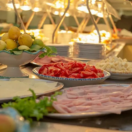 安塔芮丝酒店 勒托阳尼